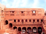 Narayan Niwas Palace